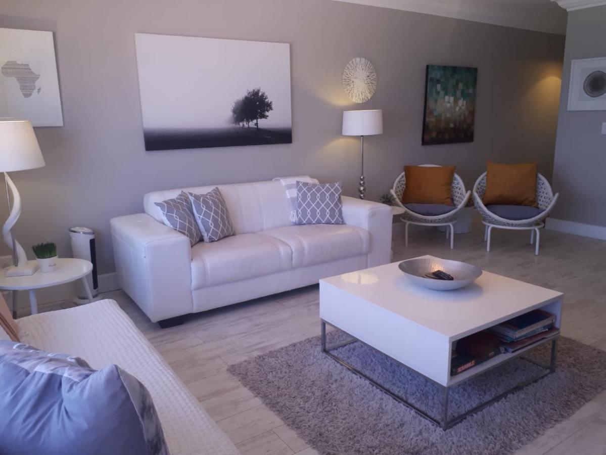 Blouberg Beachfront Apartment ブロウベルフストランド エクステリア 写真