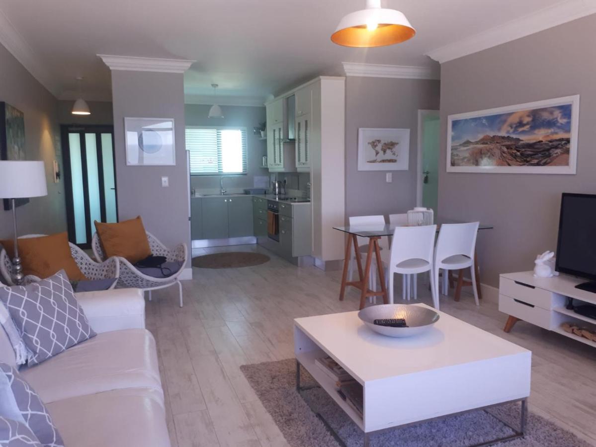 Blouberg Beachfront Apartment ブロウベルフストランド エクステリア 写真