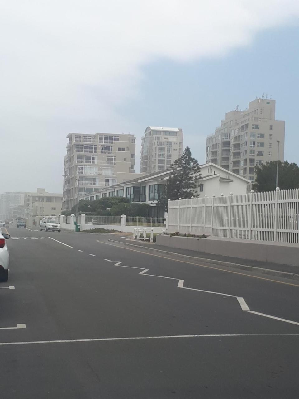 Blouberg Beachfront Apartment ブロウベルフストランド エクステリア 写真